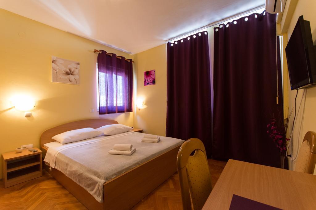 Guest House Mamut Kaštela Екстериор снимка