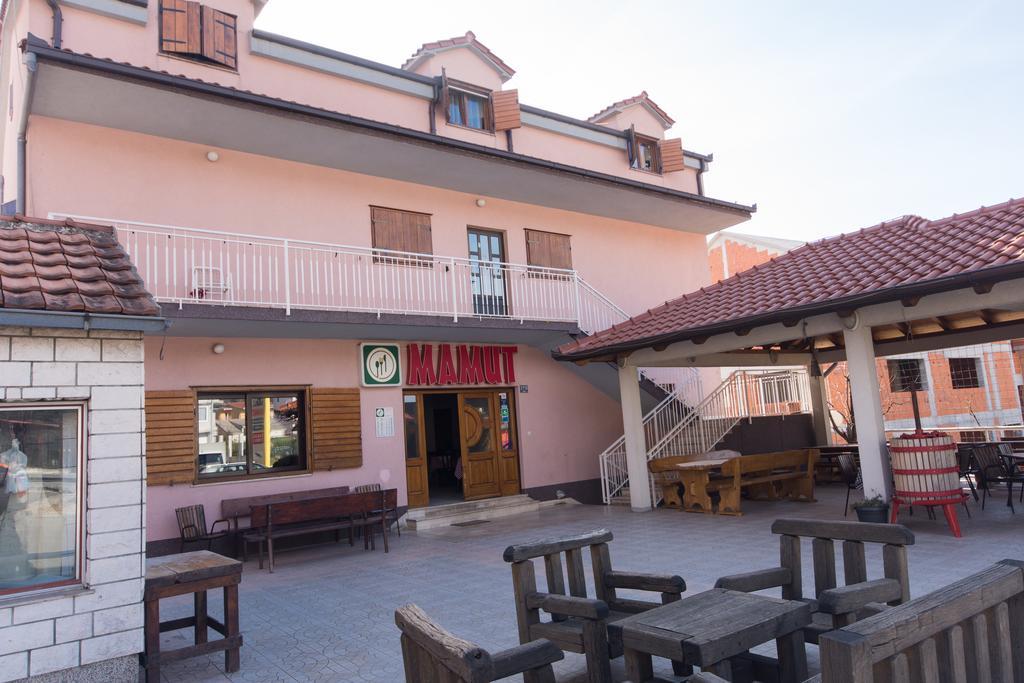 Guest House Mamut Kaštela Екстериор снимка