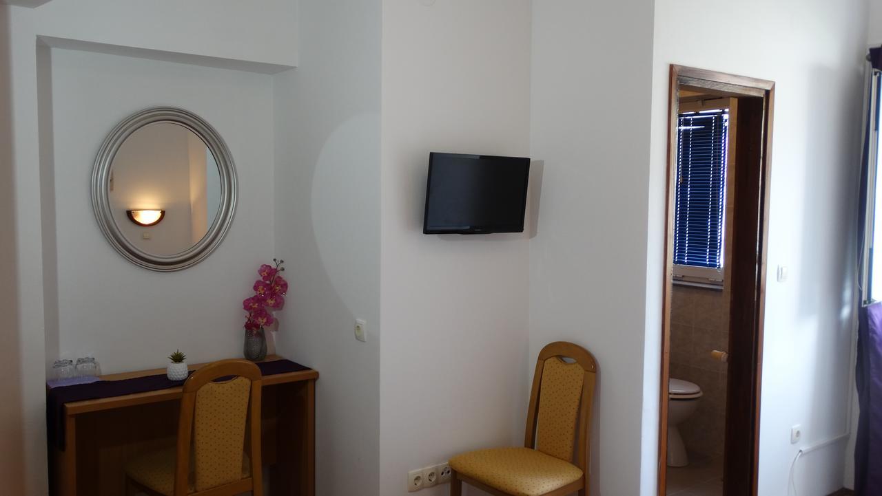 Guest House Mamut Kaštela Екстериор снимка