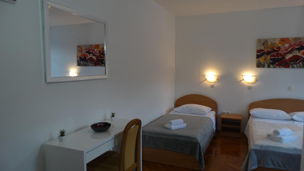 Guest House Mamut Kaštela Екстериор снимка